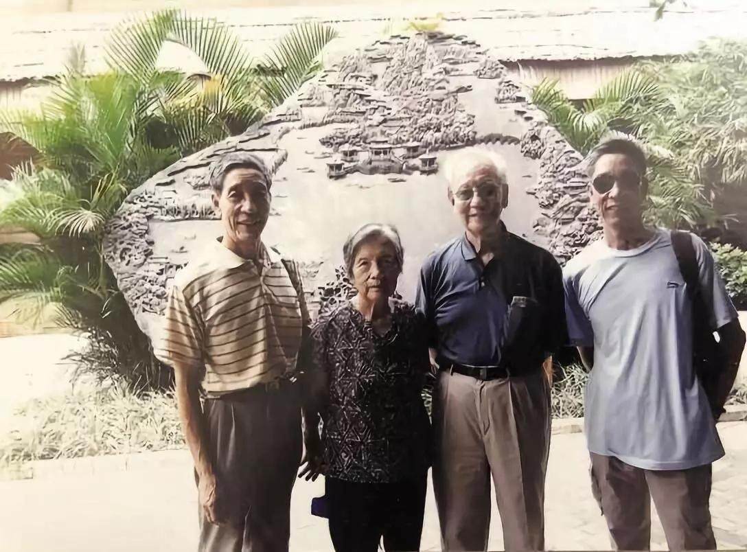“中国核潜艇之父”黄旭华离世，弟弟黄绍赞受访，“感谢国家对他的肯定”