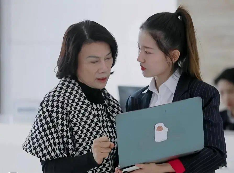 格力董明珠，为何被披上了“滑稽”外衣？