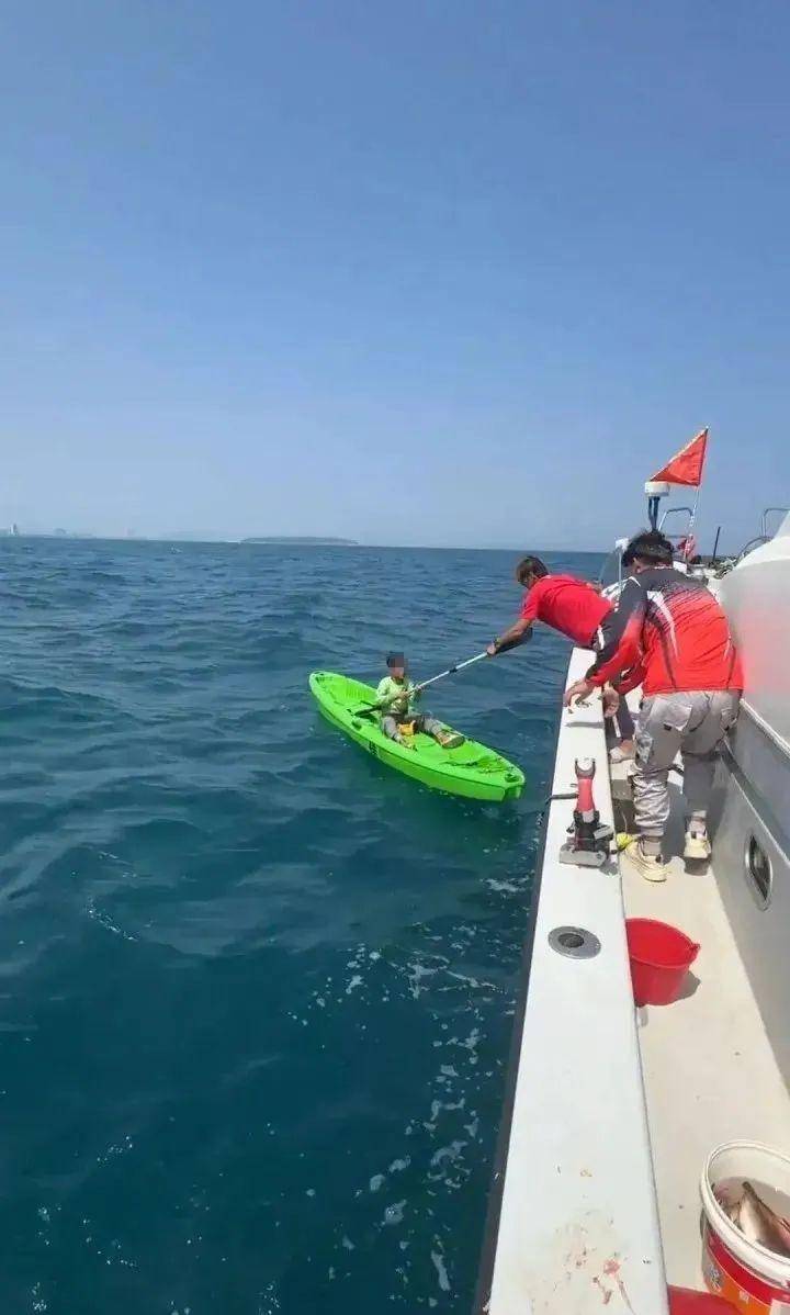 惊险！10岁“小孩哥”独自海钓睡着，在海上漂流一天一夜到三亚
