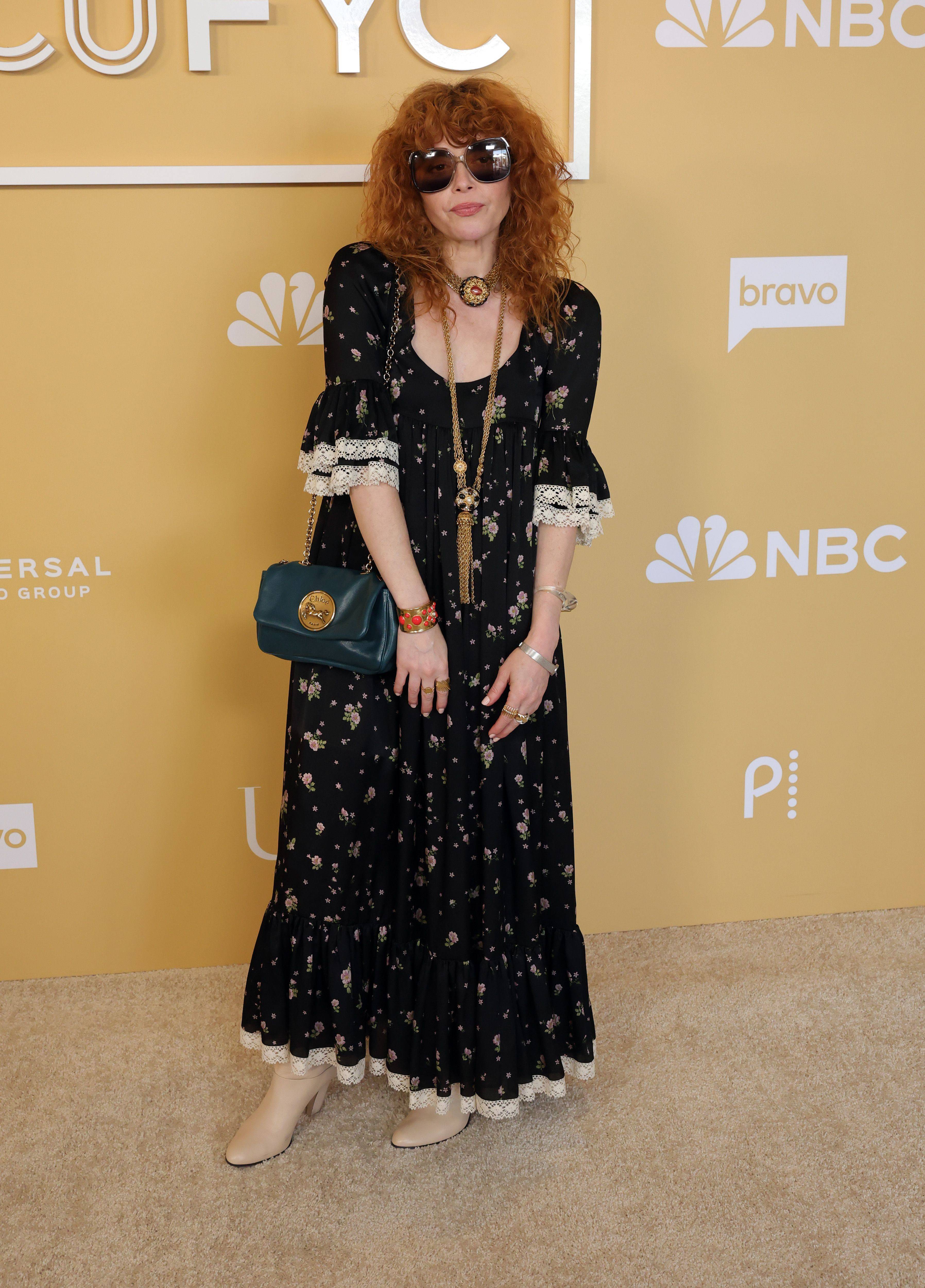 NATASHA LYONNE 身着CHLOÉ出席NBCU艾美奖开幕午宴