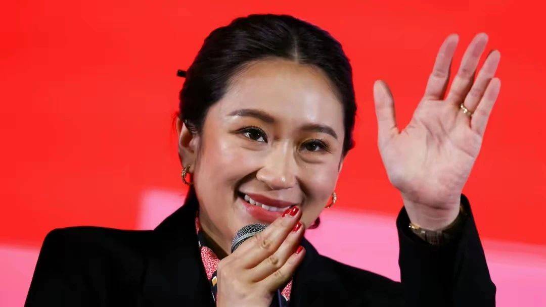 被逼停职？泰国总理府被包围，佩通坦拒绝下台，释放信号强烈
