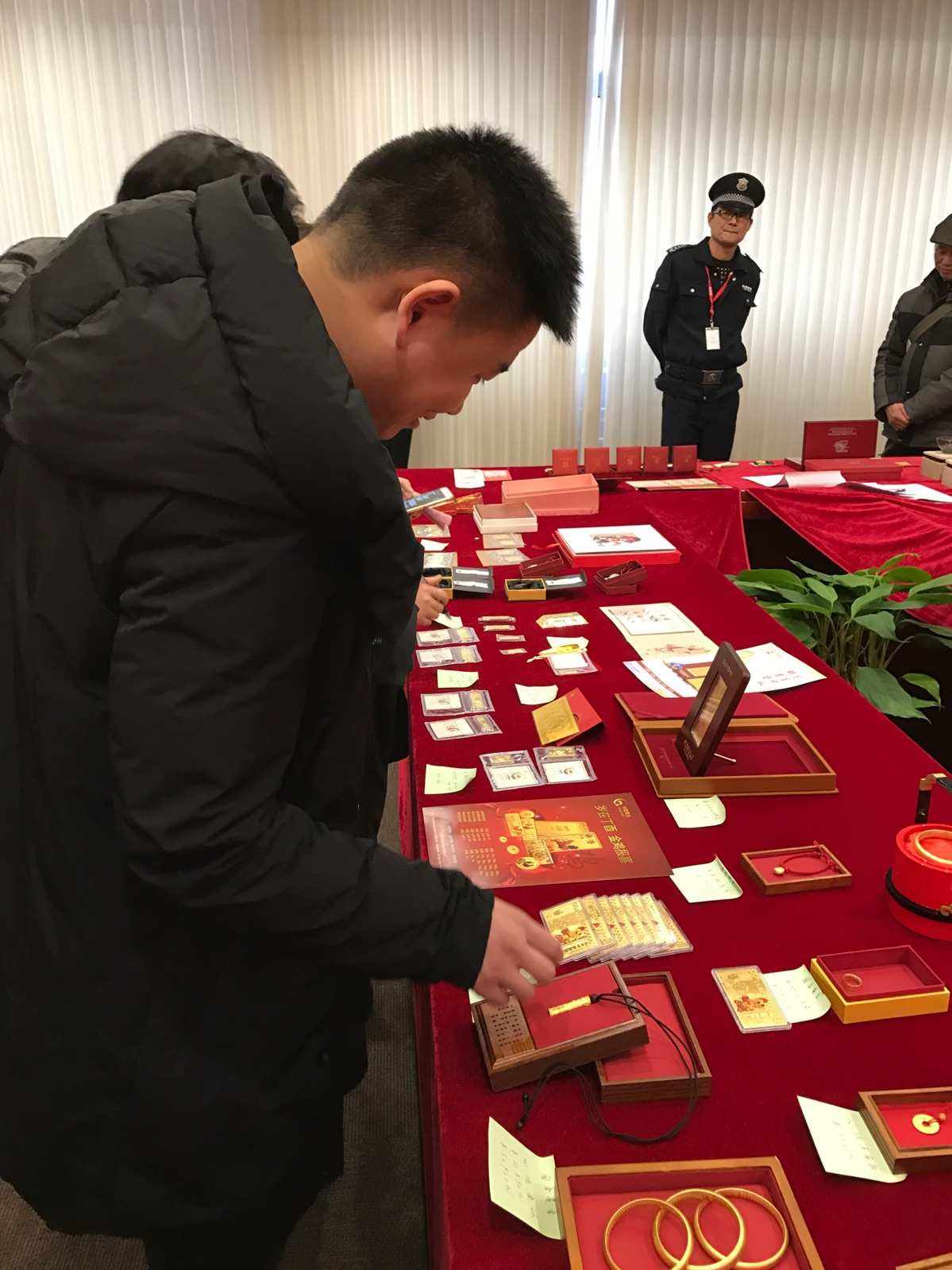 贵金属销售员(贵金属销售员招聘)